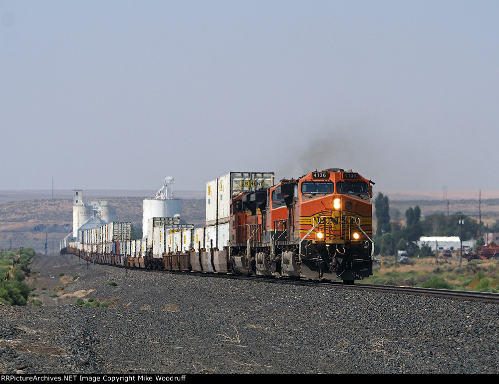 BNSF 4136